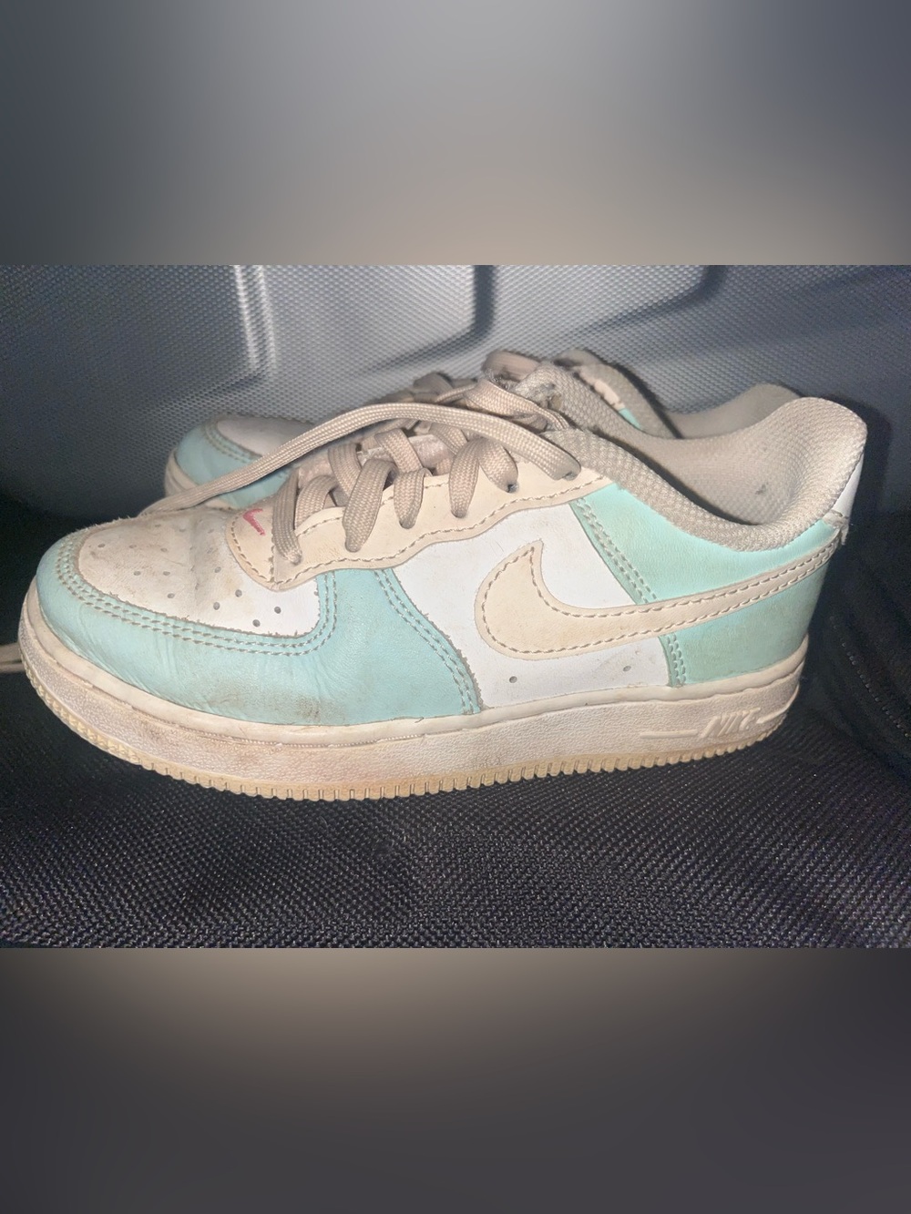 Nike Kids Low-Top Sneakers in Mint and Cream